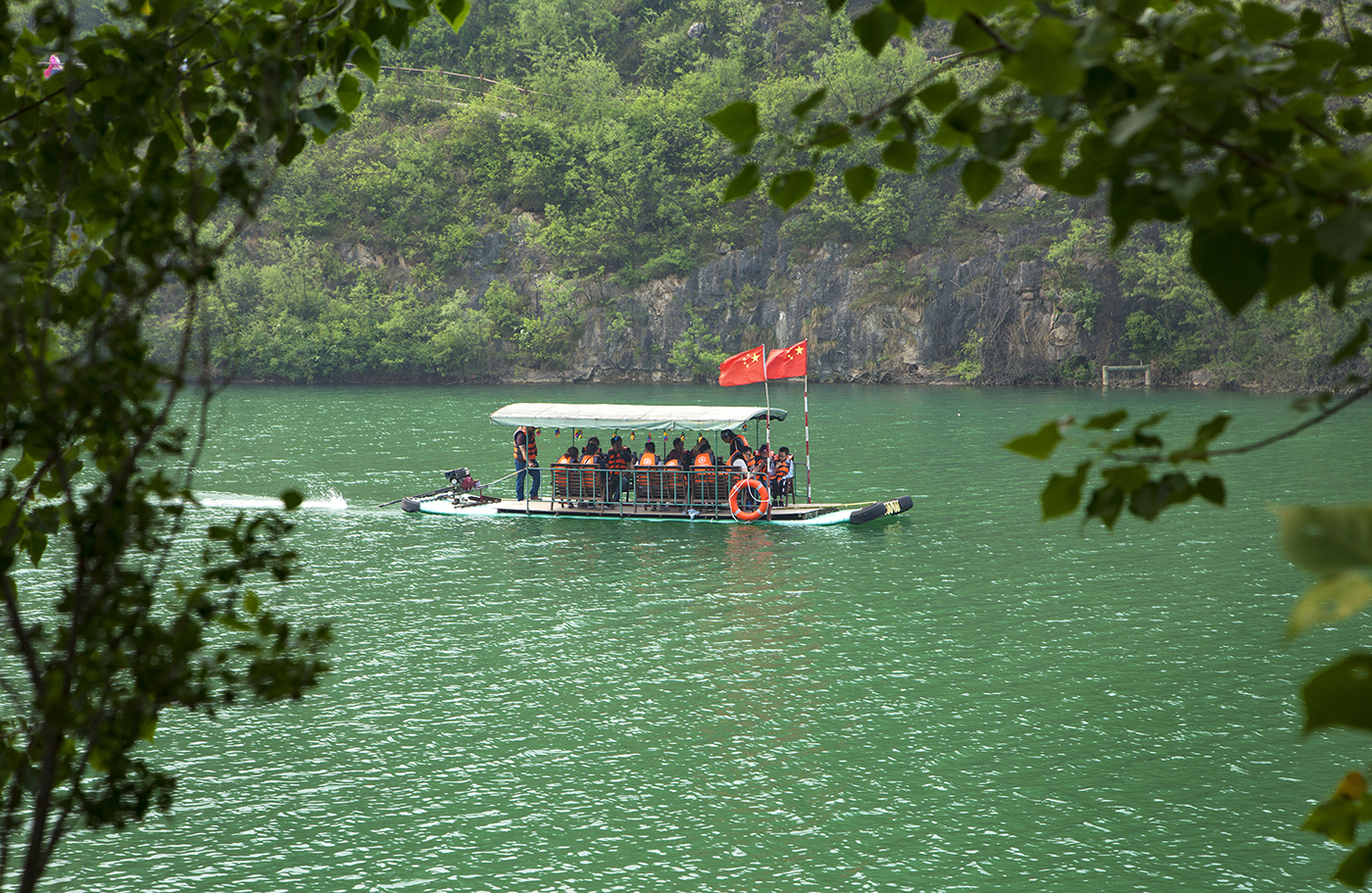 Water bamboo raft