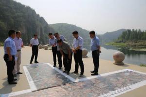 Liu Jianfa, deputy mayor of Anyang City, supervised the inspection of the construction of the Qiwei River National Wetland Park and investigated the Wanquan Lake Scenic Area